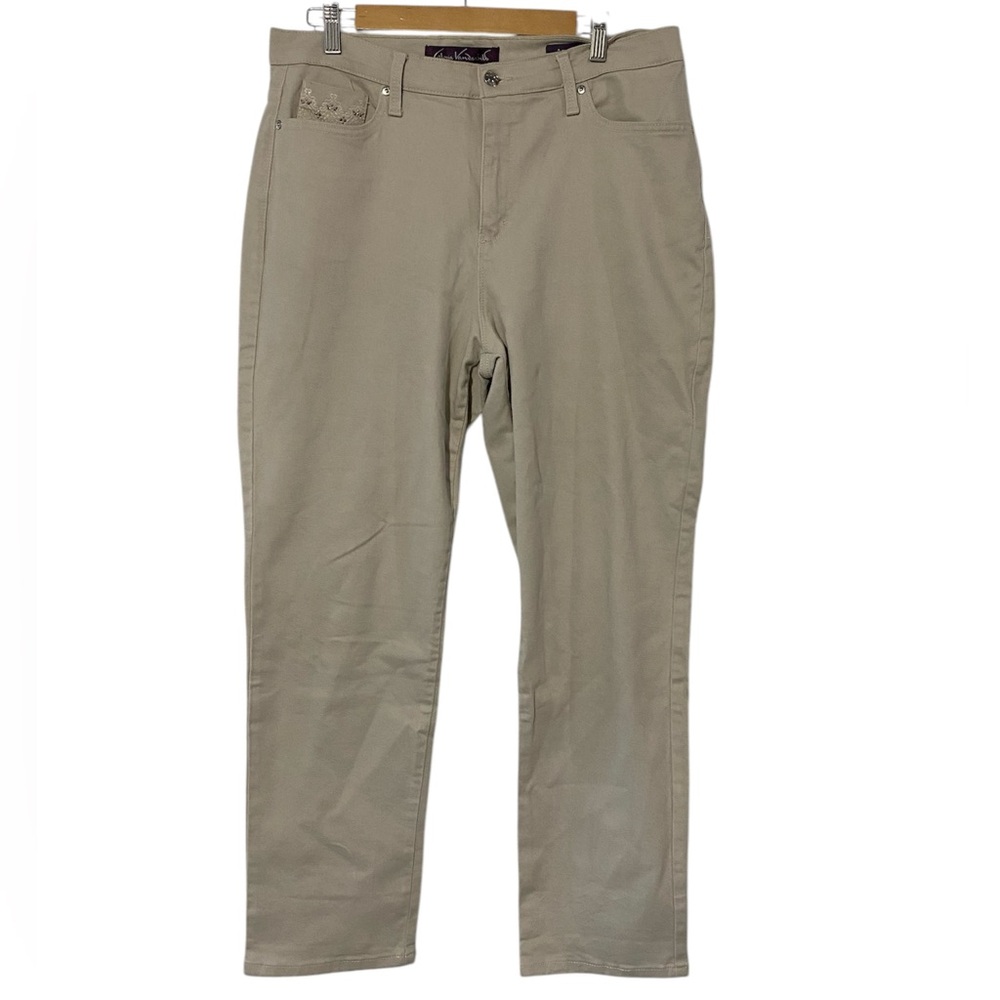 Gloria Vanderbilt “Amanda” Beige Straight Leg Pants